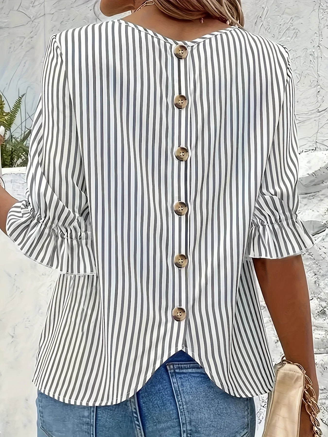 Blusa Feminina Elegante Listrada com Botões nas Costas