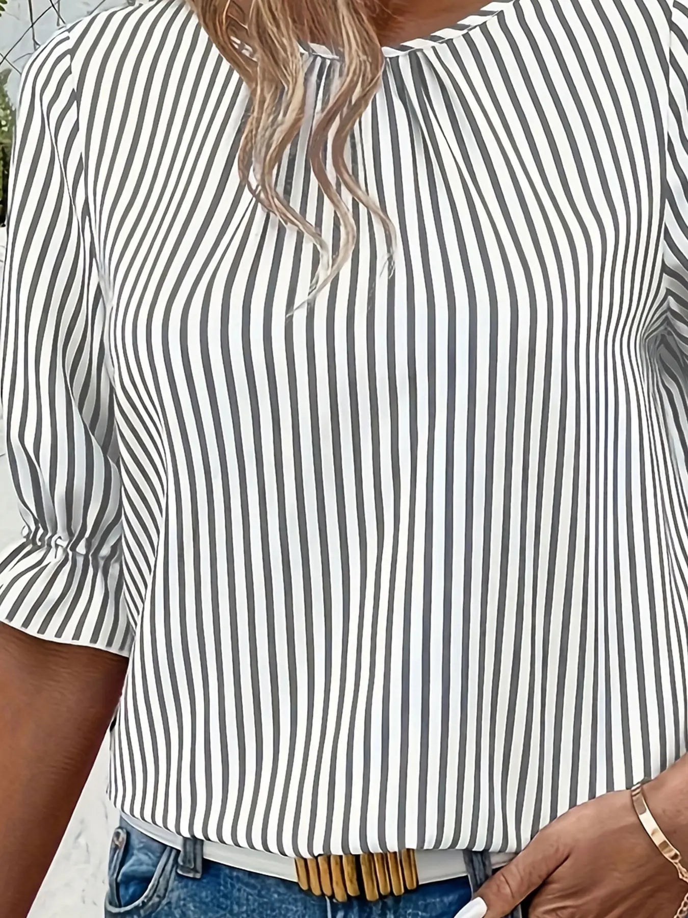 Blusa Feminina Elegante Listrada com Botões nas Costas